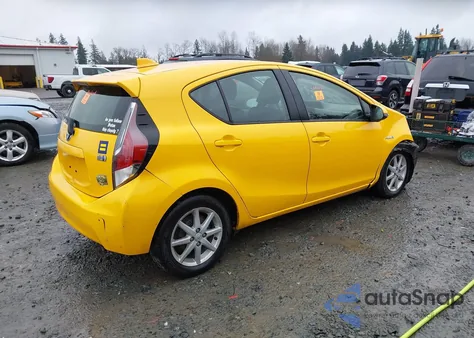 2015 Toyota Prius C Four z USA, uszkodzony, nr VIN JTDKDTB36F1108292